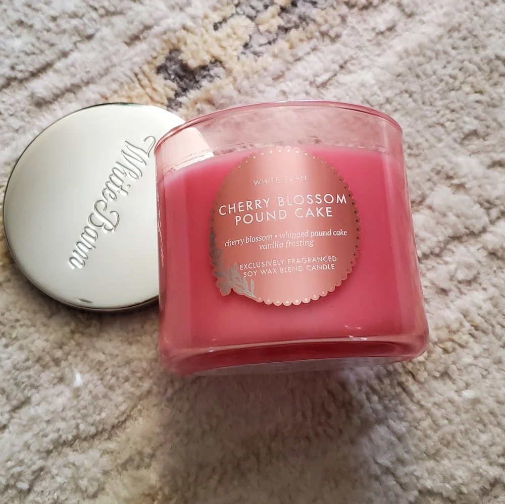 NEW Cherry Blossom Pound Cake Candle - Picture 5 of 6